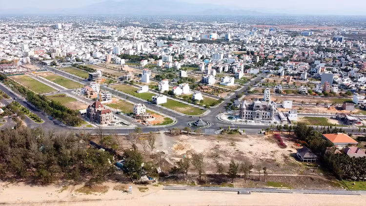 Một loạt vụ việc sai phạm về đất đai tại Bình Thuận đã được báo chí phát hiện, góp phần giúp cơ quan chức năng có thêm căn cứ để điều tra, xác minh. Ảnh St: Huyền Trang