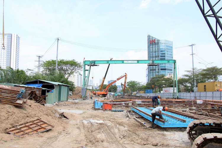 Công trình hầm chui nút giao thông Nguyễn Văn Linh - Nguyễn Hữu Thọ (TP.HCM) dự kiến thông xe trong năm 2024. Ảnh: Tiến Lực