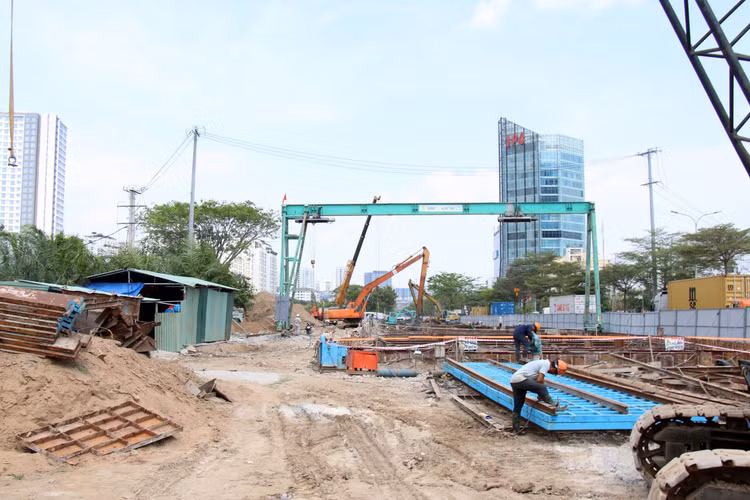 Công trình hầm chui nút giao thông Nguyễn Văn Linh - Nguyễn Hữu Thọ (TP.HCM) dự kiến thông xe trong năm 2024. Ảnh: Tiến Lực