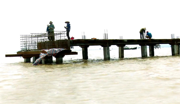 Trong 3 năm qua, Công ty TNHH Đầu tư và Xây dựng Kim Đông được công bố trúng 13 gói thầu, với tổng giá trúng thầu đạt trên 568 tỷ đồng