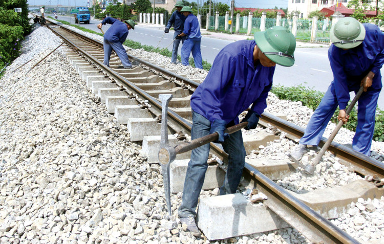 Năm 2023, Công ty CP Tổng công ty Công trình Đường sắt đặt mục tiêu doanh thu 950 tỷ đồng, lợi nhuận trước thuế 50 tỷ đồng. Ảnh: Thế Duyệt