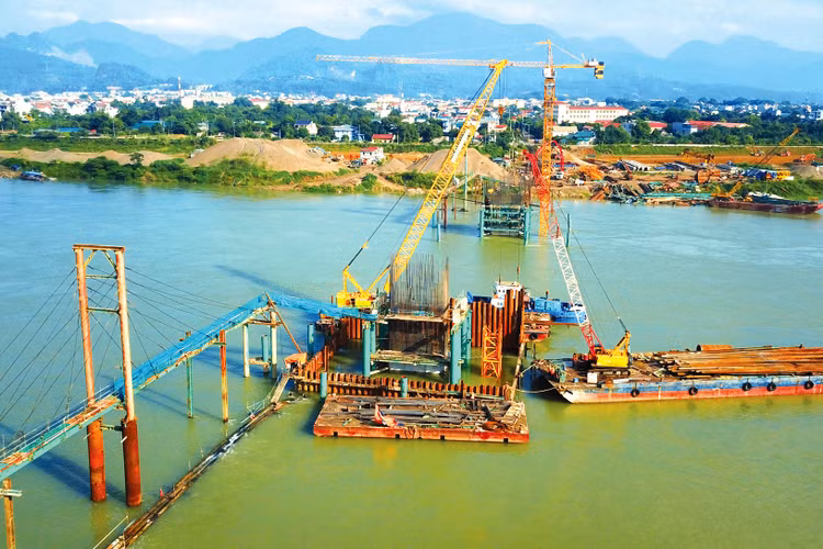 Cộng đồng doanh nghiệp kỳ vọng rất lớn vào nền tảng pháp lý mới để khắc phục hạn chế, bất cập trong đấu thầu xây lắp, mua sắm hàng hóa. Ảnh: Tiên Giang