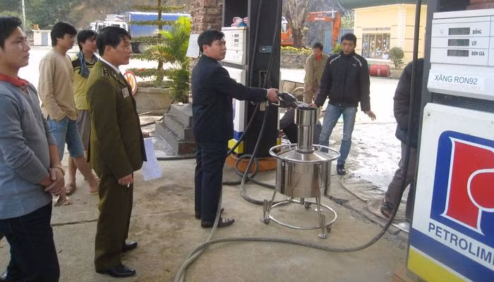 Tình trạng vi phạm pháp luật trong hoạt động sản xuất, kinh doanh xăng, dầu, nhất là xăng, dầu giả tại các địa phương đang có xu hướng ngày càng phức tạp