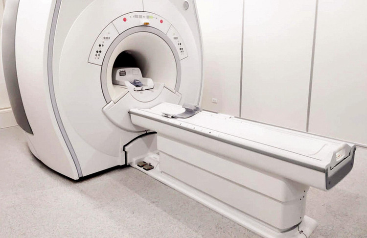 Gói thầu Cung cấp và lắp đặt Hệ thống cộng hưởng từ MRI 1.5 Tesla - có khả năng nâng cấp hỗ trợ kỹ thuật phẫu thuật thần kinh bằng sóng siêu âm hội tụ (MRgFUS) có giá 45 tỷ đồng. Ảnh: Trần Sơn