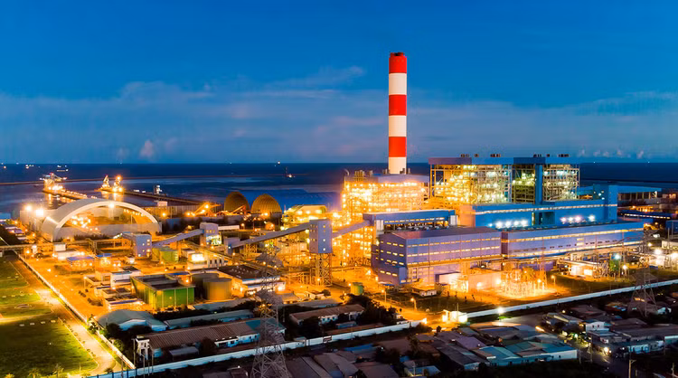 Thường trực Chính phủ đề nghị Bộ Công Thương rà soát tổng thể các nguồn điện trong Kế hoạch thực hiện Quy hoạch điện VIII theo hướng chuyển điện nền từ điện than sang điện khí. Ảnh: Thanh Tuấn