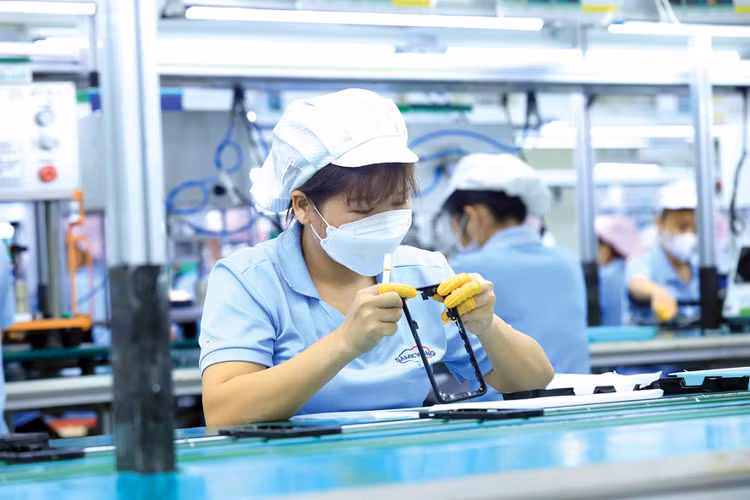 Tính từ đầu năm đến 31/8/2024, tổng vốn đăng ký cấp mới, điều chỉnh và góp vốn mua cổ phần, mua phần vốn góp của nhà đầu tư nước ngoài đạt hơn 20,52 tỷ USD, tăng 7% so với cùng kỳ năm 2023. Ảnh: Lê Tiên