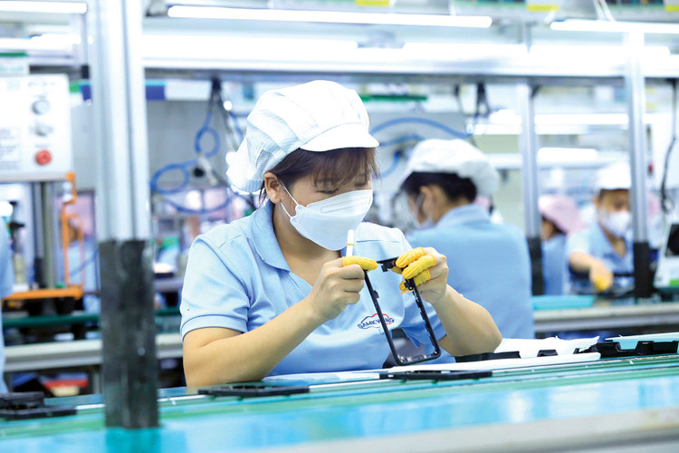 Tính từ đầu năm đến 31/8/2024, tổng vốn đăng ký cấp mới, điều chỉnh và góp vốn mua cổ phần, mua phần vốn góp của nhà đầu tư nước ngoài đạt hơn 20,52 tỷ USD, tăng 7% so với cùng kỳ năm 2023. Ảnh: Lê Tiên