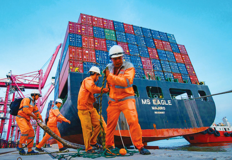 GDP năm 2022 ước tăng 8,02% so với năm trước, đạt mức tăng cao nhất trong giai đoạn 2011 - 2022. Ảnh: Giang Đông