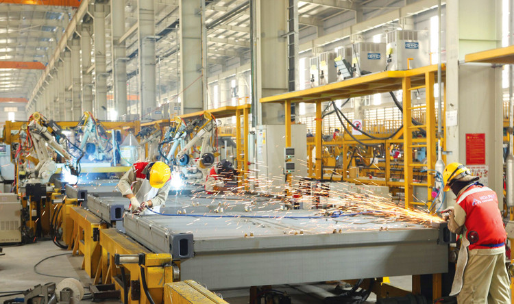 Đông Nam Bộ cần đẩy mạnh đổi mới công nghiệp và công nghệ, đầu tư mạnh vào chuyển đổi số, tự động hóa trong sản xuất. Ảnh: Song Lê