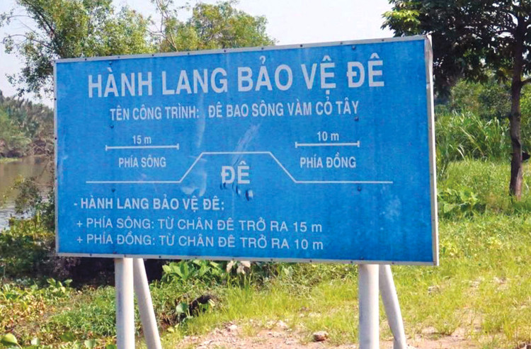 Gói thầu Thi công xây dựng công trình có giá dự toán hơn 73,7 tỷ đồng, thuộc Dự án Nâng cấp, mở rộng đê bao sông Vàm Cỏ Tây đoạn Cống Bần đến đường Thanh Phong. Ảnh minh họa: ĐL