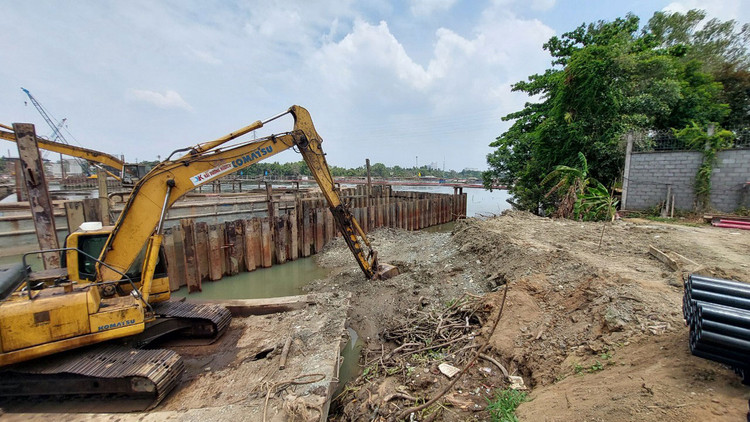 Dự án Đường trục trung tâm TP. Biên Hòa (từ đường Võ Thị Sáu đến đường Đặng Văn Trơn) chậm tiến độ do vướng mặt bằng. Ảnh: Như Nguyệt
