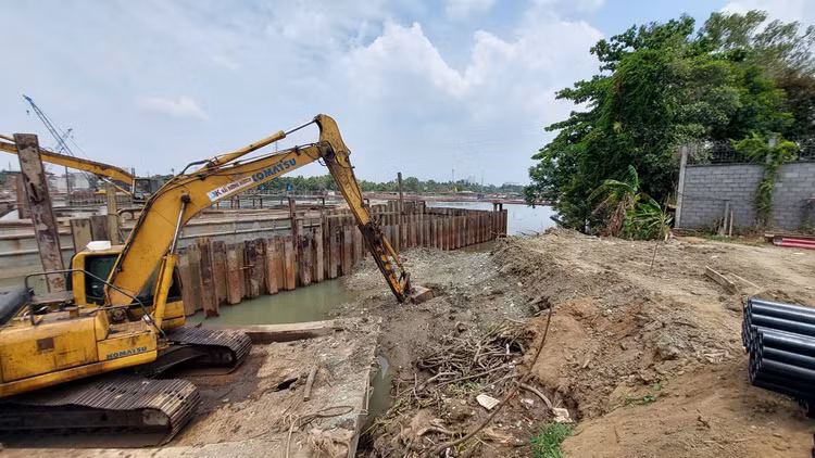 Dự án Đường trục trung tâm TP. Biên Hòa (từ đường Võ Thị Sáu đến đường Đặng Văn Trơn) chậm tiến độ do vướng mặt bằng. Ảnh: Như Nguyệt