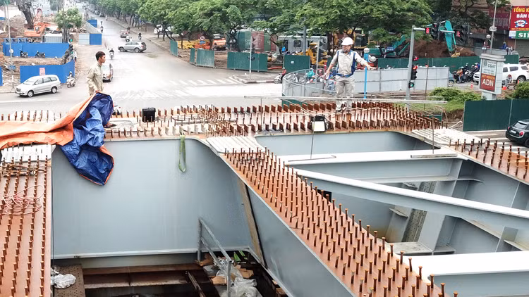 Bộ Kế hoạch và Đầu tư đề nghị các địa phương triển khai hiệu
quả giải pháp, chính sách tăng cường giải ngân vốn đầu tư công 6 tháng cuối năm.
Ảnh: Lê Tiên