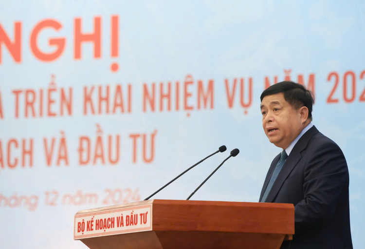 Bộ trưởng Bộ Kế hoạch và Đầu tư Nguyễn Chí Dũng phát biểu tại Hội nghị. Ảnh: Tuấn Anh