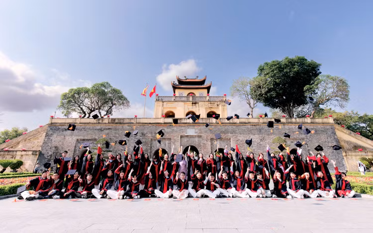 Việt Nam hiện có trên 18 triệu người trong độ tuổi thanh niên (15 - 24 tuổi), cần được đào tạo để bổ sung nguồn nhân lực chất lượng cao cho phát triển đất nước. Ảnh: Nhã Chi