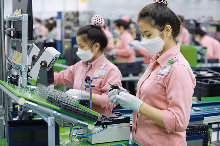 Tổ hợp Samsung đã đầu tư trên 7 tỷ USD tại Thái Nguyên, giá trị xuất khẩu khoảng 28 tỷ USD mỗi năm, tạo việc làm cho trên 70.000 lao động. Ảnh: Minh Đức