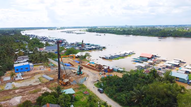 Theo Bộ Giao thông vận tải, tổng mức đầu tư Dự án cầu Rạch Miễu 2 dự kiến tăng thêm 1.183,69 tỷ đồng, chủ yếu do phát sinh chi phí giải phóng mặt bằng. Ảnh: BB