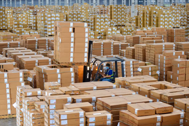 Hiện hàng hóa từ các nước thành viên trong khối RCEP đang chiếm khoảng 70% tổng nhập khẩu của Việt Nam. Ảnh: Nhã Chi