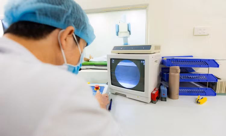 Năm 2021, Sở Y tế Đồng Nai thực hiện 9 gói thầu mua sắm tập trung, tỷ lệ tiết kiệm thông qua đấu thầu đạt 22,03%. Ảnh minh họa: Nhã Chi