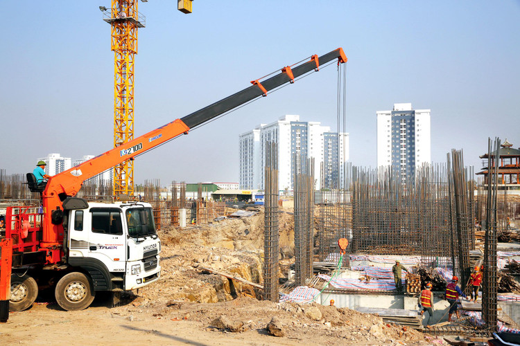 Giá thép tăng phi mã từ đầu năm 2021 khiến nhiều nhà thầu xây dựng phải đối mặt với nguy cơ phá sản. Ảnh: Lê Tiên