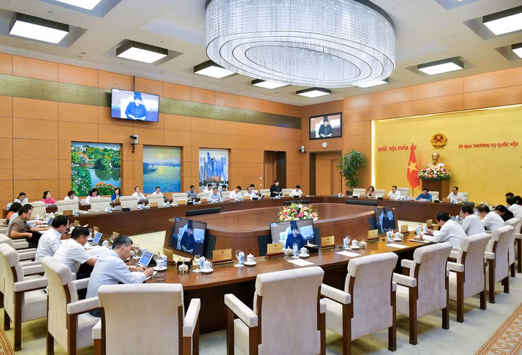 Toàn cảnh Phiên họp chuyên đề pháp luật tháng 8/2024 ngày 12/8/2024 của Ủy ban Thường vụ Quốc hội. Ảnh: Nghĩa Đức