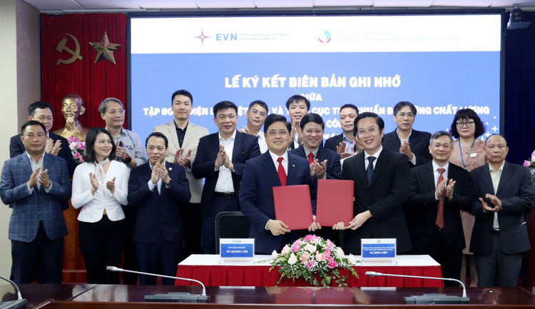 Việc ký kết Biên bản ghi nhớ tạo khuôn khổ hợp tác chính thức giữa Tập đoàn Điện lực và Tổng cục Tiêu chuẩn Đo lường Chất lượng trong lĩnh vực đo lường điện