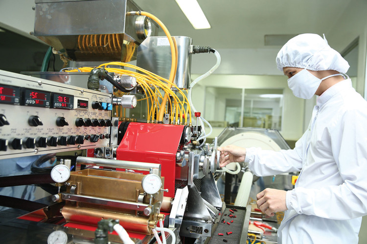 Dự thảo Luật Dược sửa đổi đề xuất dự án mới lĩnh vực dược có vốn đầu tư từ 3.000 tỷ đồng trở lên được hỗ trợ đầu tư đặc biệt, một số đại biểu Quốc hội đề xuất từ 1.000 tỷ đồng. Ảnh: Lê Tiên