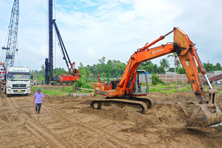 Đẩy mạnh phân cấp, phân quyền sẽ giảm bớt thời gian, trình tự, đơn giản hóa thủ tục, góp phần đẩy nhanh tiến độ thực hiện, giải ngân đầu tư công. Ảnh: Lê Tiên