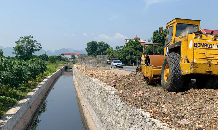 Việc công khai thông tin không đầy đủ có thể tạo ra sự nghi vấn về tính minh bạch của gói thầu, dẫn tới hệ lụy như kiến nghị, khiếu nại kéo dài. Ảnh minh họa: Tiên Giang