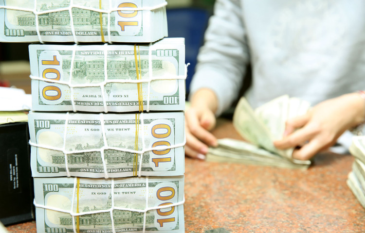 Tính đến hết tháng 2/2023, Chính phủ thực hiện ký kết 2 hiệp định vay nước ngoài với tổng giá trị khoảng 43 triệu USD. Ảnh: Nhã Chi