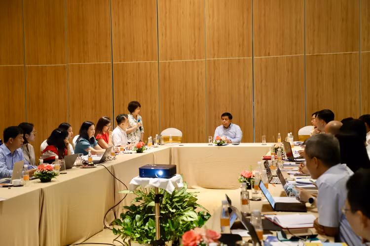 Chiều ngày 20/8, ngay sau chuyến công tác tại Trung Quốc, Bộ trưởng Bộ Kế hoạch và Đầu tư Nguyễn Chí Dũng đã tới làm việc với các thành viên ban soạn thảo được phân công hoàn thiện hồ sơ đề nghị xây dựng 2 dự án luật