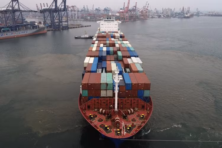 Giá cước vận tải bằng tàu container tăng kỷ lục - Ảnh: Getty Images