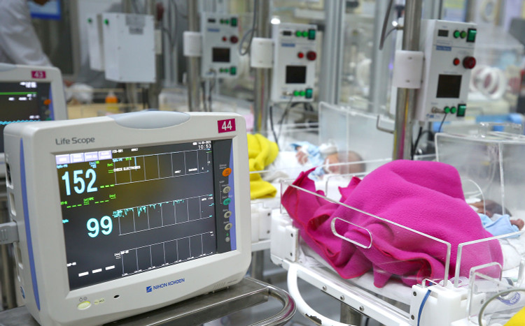 Gói thầu Mua sắm máy móc, thiết bị chuyên dùng thuộc lĩnh vực y tế cho Bệnh viện Đa khoa tỉnh Tuyên Quang có giá 63,165 tỷ đồng, gồm 4 phần (lô). Ảnh minh họa: Lê Tiên