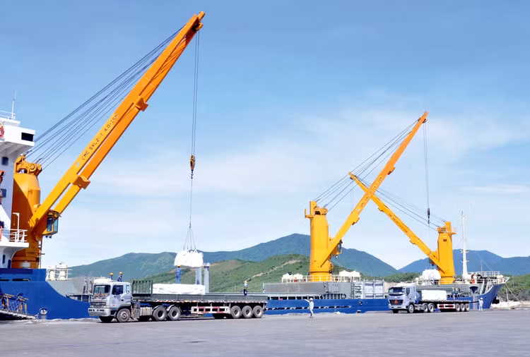 Quảng Bình có nhiều lợi thế như lực lượng lao động dồi dào, dư địa thu hút đầu tư từ 10 khu kinh tế, khu công nghiệp, hạ tầng logistics hoàn chỉnh. Ảnh: Thanh Đức