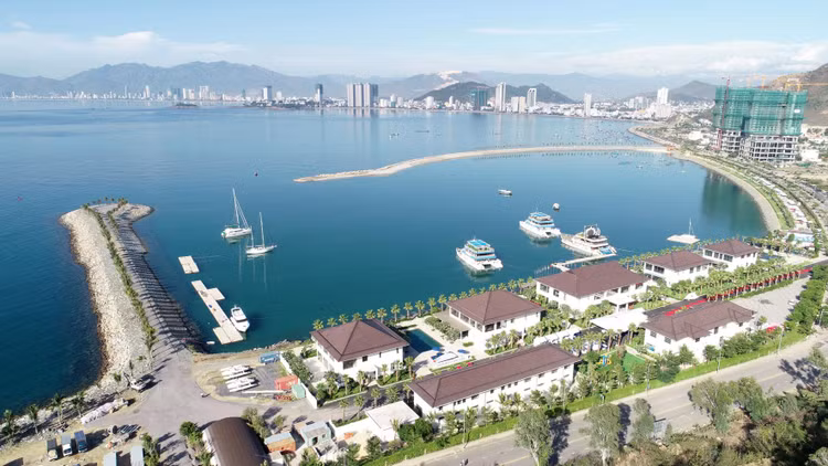 Bất động sản du lịch và bất động sản công nghiệp được dự báo sẽ tăng trưởng tốt trong những năm tới. Ảnh: Lê Tiên