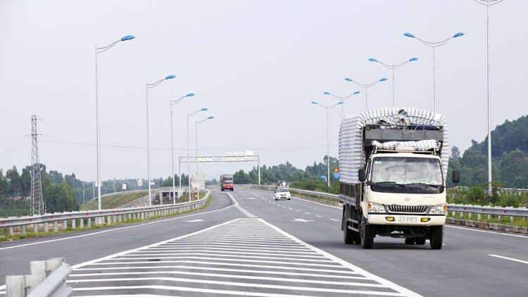 Những vấn đề xung quanh câu chuyện đàm phán, thực thi, chấm dứt hợp đồng dự án PPP đang được các nhà đầu tư, giới chuyên gia đặc biệt quan tâm. Ảnh: Huyền Trang