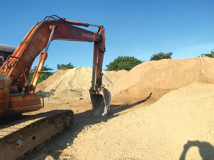 Công ty TNHH Xây dựng Khai thác khoáng sản Minh Anh nộp hồ sơ tham gia đấu giá cả 5 khu vực mỏ vật liệu san lấp tại Ninh Thuận nhưng được đánh giá không đủ điều kiện. Ảnh minh họa: Lê Tiên