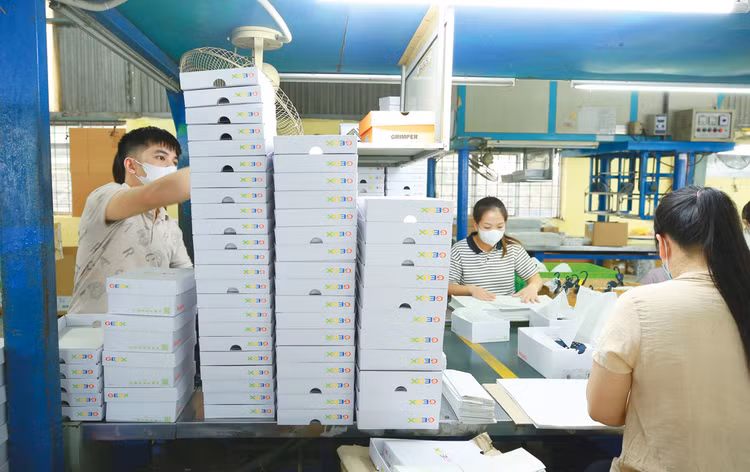 Trong 4 tháng đầu năm 2025, cả nước có hơn 89,9 nghìn doanh nghiệp gia nhập thị trường và 96,5 nghìn doanh nghiệp rút lui khỏi thị trường. Ảnh: Lê Tiên