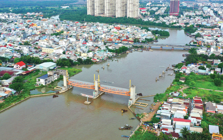 Đến nay, Dự án Giải quyết ngập do triều khu vực TP.HCM có xét đến yếu tố biến đổi khí hậu giai đoạn 1 đã thi công đạt hơn 90% khối lượng. Ảnh: Nhã Chi