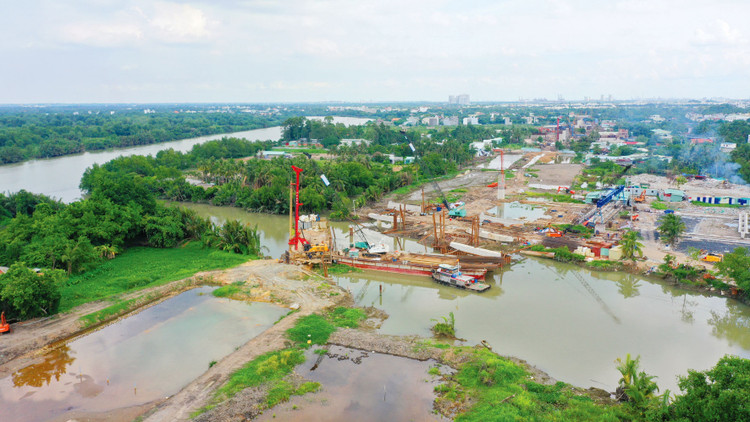 Hàng loạt dự án hạ tầng giao thông có tính chất kết nối, mở rộng không gian phát triển đang được đồng loạt triển khai. Ảnh: Nhã Chi