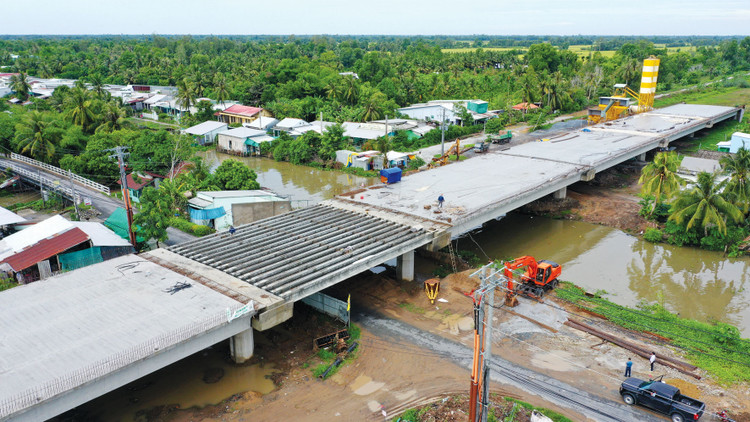 Phấn đấu hoàn thành Dự án cao tốc Cần Thơ - Cà Mau trước ngày 19/12/2025. Ảnh: Nhã Chi