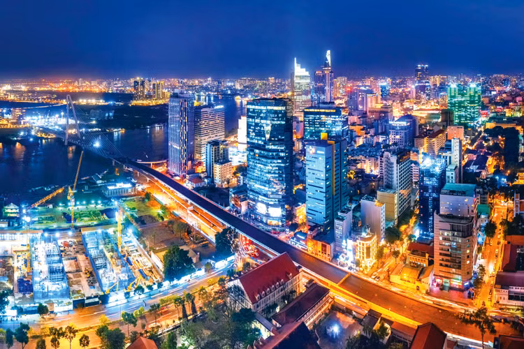 Trung tâm tài chính tại Việt Nam có thể tập trung phát triển các khoản vay xanh, cung cấp cho những dự án xanh như năng lượng tái tạo, hiệu quả năng lượng và nông nghiệp bền vững. Ảnh: Đông Giang