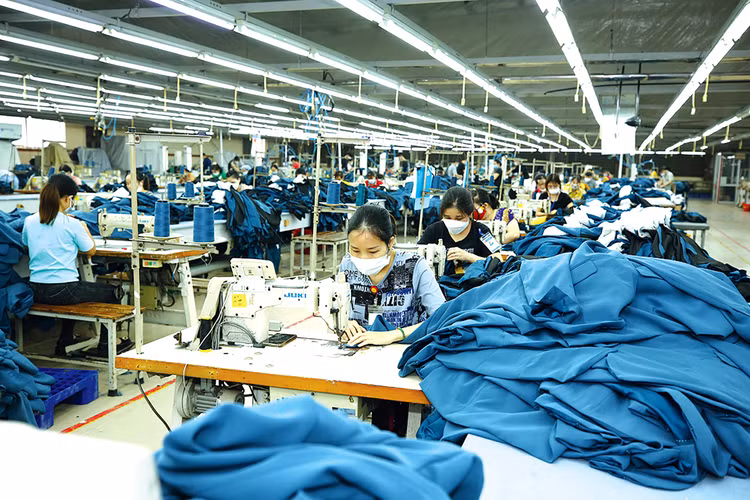 Doanh nghiệp kêu khó tiếp cận gói hỗ trợ 2% lãi suất. Ảnh: Nhã Chi