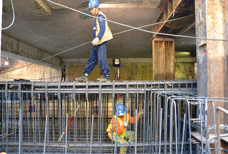 Ở một số dự án, công trình, công tác xây dựng còn thiếu định mức hoặc định mức ban hành chưa phù hợp. Ảnh: Quang Tuấn