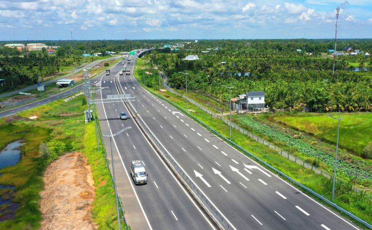 Quốc hội điều chỉnh giảm 24.594,3 tỷ đồng kế hoạch đầu tư công trung hạn phân bổ cho Bộ Giao thông vận tải để điều chỉnh tăng tương ứng cho 10 địa phương. Ảnh: Song Lê