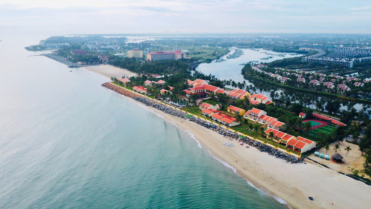 Dự án Chống xói lở và bảo vệ bền vững bờ biển Hội An đã được triển khai từ tháng 3/2025. Ảnh: Hà Minh