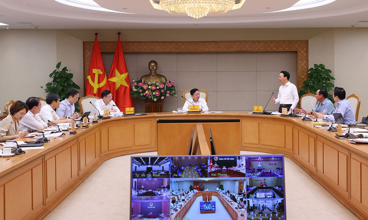 Phó Thủ tướng Trần Hồng Hà chủ trì cuộc họp về phân cấp, phân định thẩm quyền trong lĩnh vực nông nghiệp, môi trường khi tổ chức chính quyền địa phương 2 cấp. Ảnh: Minh Khôi