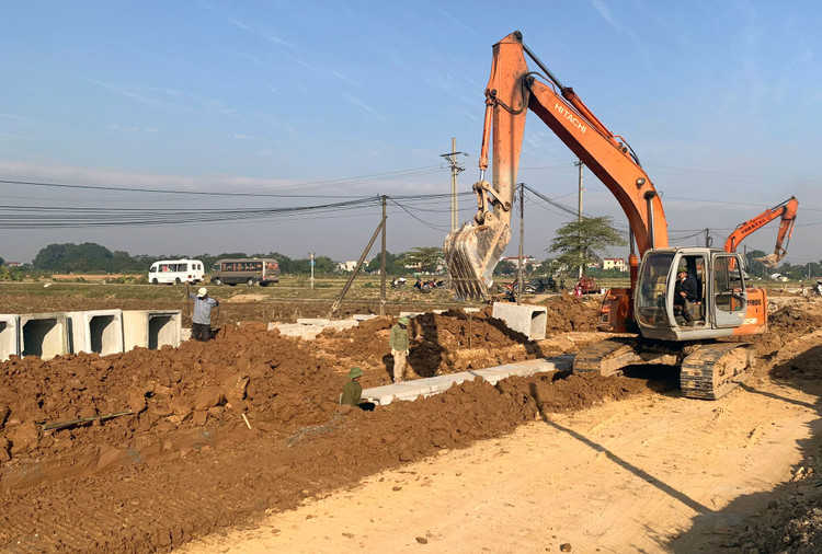 Theo thống kê sơ bộ, 40% doanh nghiệp xây dựng, vật liệu xây dựng nằm trong “hệ bất động sản” đều đang “thở Oxy”, một số DN đã ngừng hoạt động. Ảnh minh họa: Nhã Chi