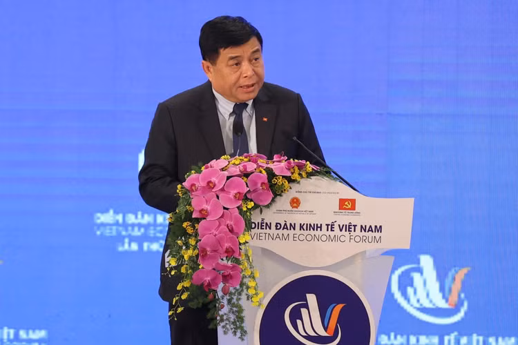 Bộ trưởng Bộ Kế hoạch và Đầu tư Nguyễn Chí Dũng phát biểu tại Diễn đàn