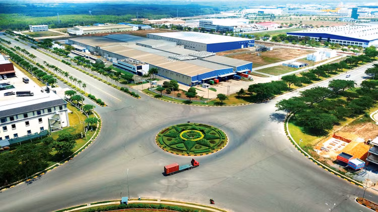 Kết quả phát triển kinh tế và chống dịch thành công năm 2020 tạo ra lợi thế mới, tăng uy tín, hình ảnh của Việt Nam đối với nhà đầu tư nước ngoài. Ảnh: Lê Tiên